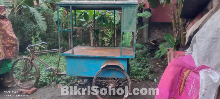 চটপটি ফুসকার ভ্যান